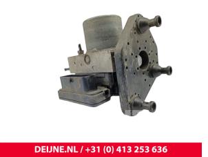 Mercedes Sprinter ABS Pumpe O299115 foto 3