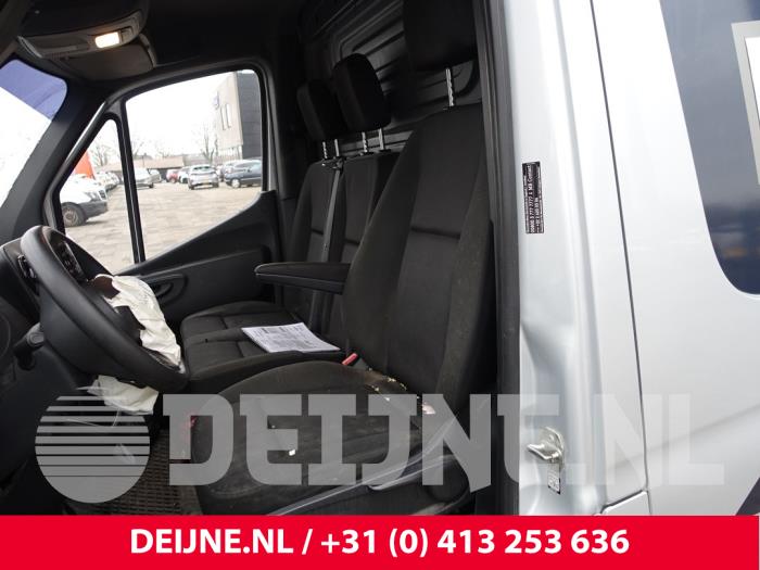 Mercedes Sprinter Sitz links O299157