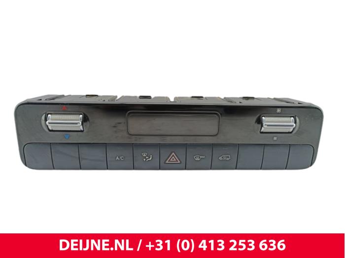 Mercedes Sprinter Kachel Bedieningspaneel O299143