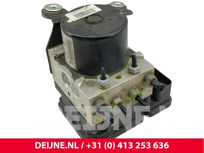 Gebruikte ABS Pomp Volvo XC60 I (DZ) 2.4 D5 20V 220 AWD Prijs € 40,00 Margeregeling aangeboden door van Deijne Onderdelen Uden B.V.