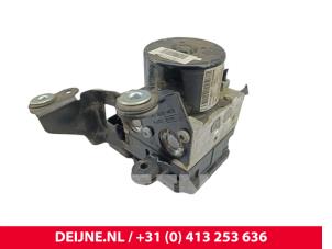 Volvo XC60 ABS pump O299343 photo 3