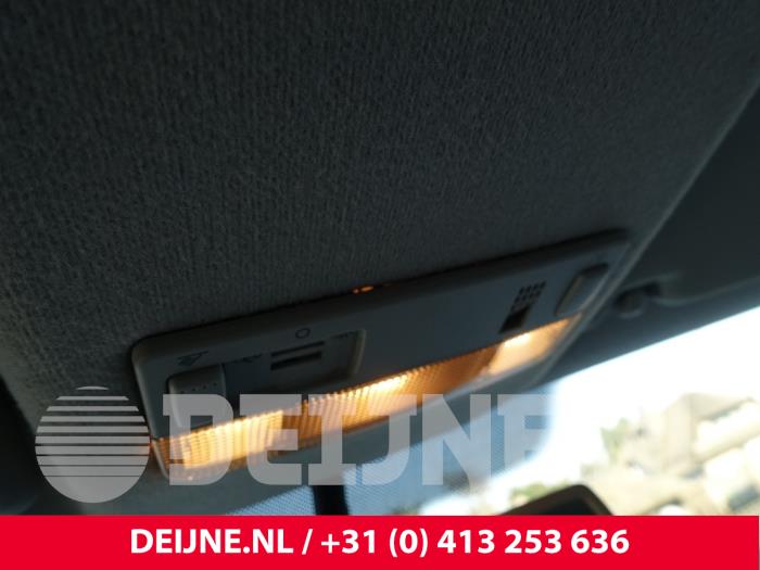 Volkswagen Transporter Interior lighting, front O299370