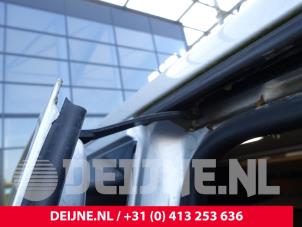 Volkswagen Transporter Schiebetürrolle rechts O299429 foto 2