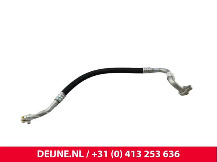 Lynk & Co 01 Airco Leiding O299525