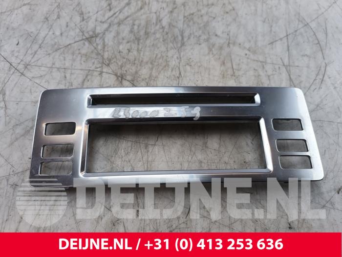Volvo V70 Radioblende O299730
