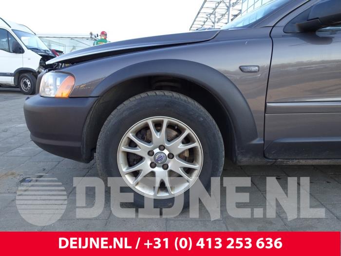 Volvo XC70 Kotflügel links vorne O299711