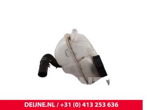 Lynk & Co 01 Ausgleichsbehälter O299767 foto 3