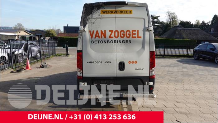 Iveco New Daily Hecktür Bus-Lieferwagen O299888