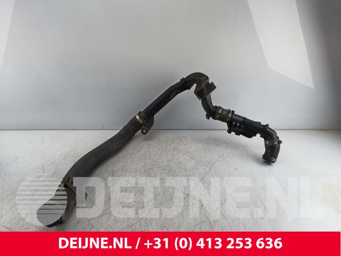 Gebruikte Intercooler Buis Peugeot Expert (V1/VA/VB/VE/VF/VT/VY) 2.0 Blue HDi 120 16V Prijs € 24,20 Inclusief btw aangeboden door van Deijne Onderdelen Uden B.V.