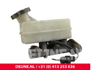 Hyundai H200 Hauptbremszylinder O299905 foto 2