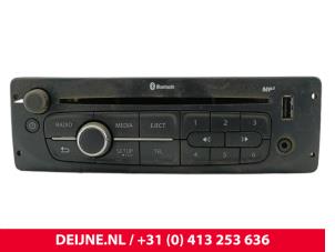 Renault Master Radio/CD Speler (diversen) O299993 foto 2