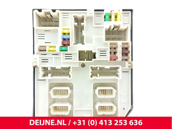 Nissan Interstar Sicherungskasten O299998
