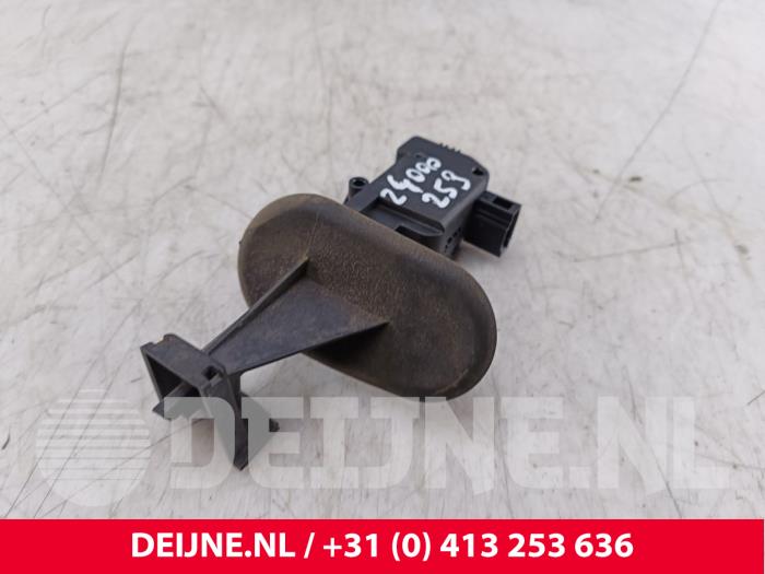 Volvo V70 Motor Zentralverriegelung O300038