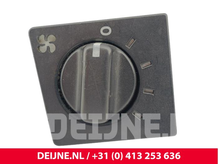 Volvo 4-Serie Heizung Schalter O300053