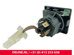 Volvo 4-Serie Heater switch O300053 photo 3
