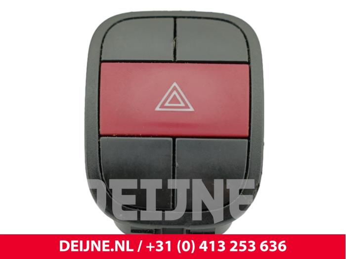 Fiat Fiorino Panikbeleuchtung Schalter O300057