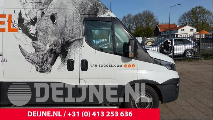 Iveco New Daily Tür 2-türig rechts O300099