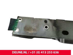 Volvo V40 Front bumper frame O300184 photo 3