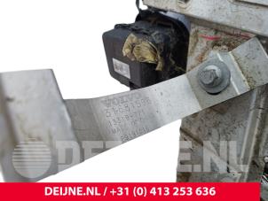 Volvo C40 Unterrahmen O300185 foto 3