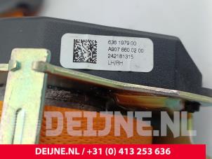 Mercedes eSprinter Gurtsrammer links O300205 foto 3