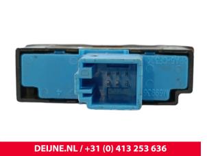 Volkswagen Crafter Panic lighting switch O300272 photo 3