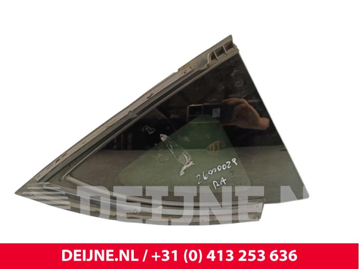 Tesla Model Y Driehoeks Ruit rechts-achter O300305