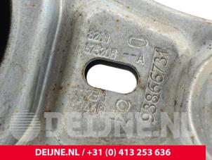 Nissan Interstar Motorlager O300308 foto 3