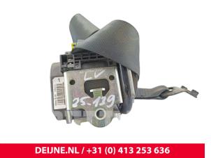 Nissan Interstar Sicherheitsgurt links vorne O300311 foto 2