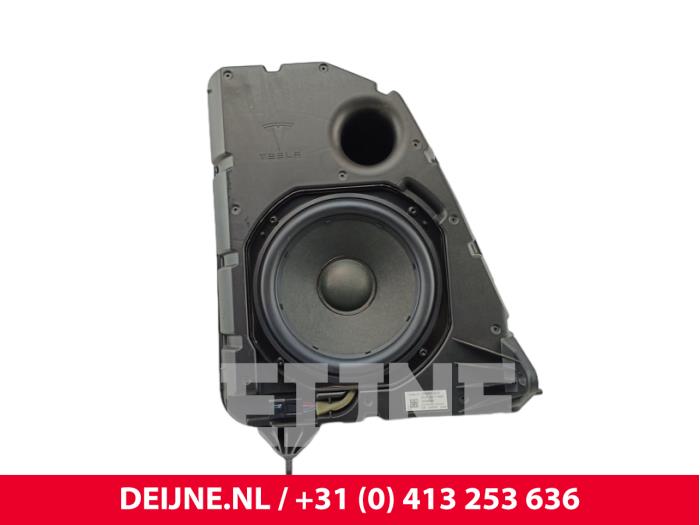 Tesla Model Y Subwoofer O300312