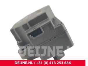 Volvo V40 Heater valve motor O300358 photo 2