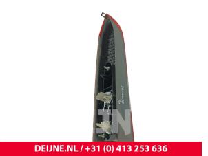 Volvo XC70 Taillight, right O300442 photo 2