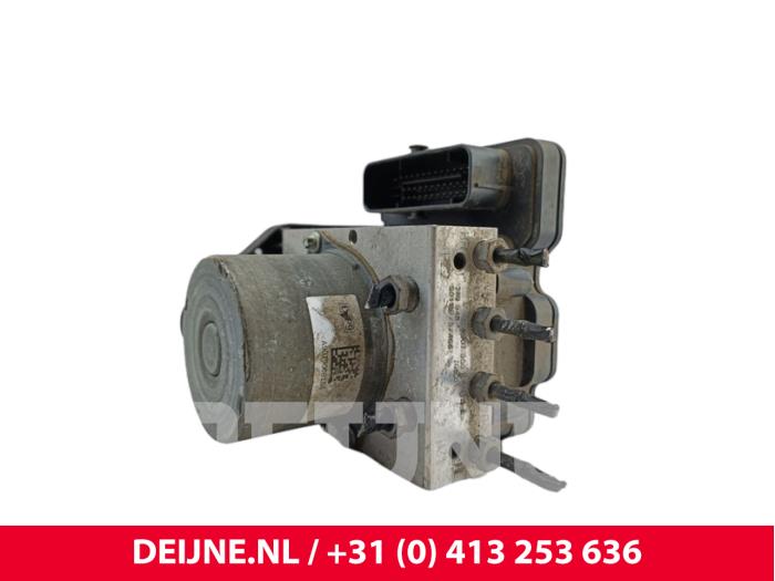 Mercedes Sprinter ABS pump O300444