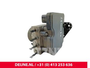Mercedes Sprinter ABS Pumpe O300444 foto 2