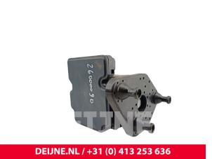 Mercedes Sprinter ABS Pumpe O300444 foto 3