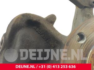 Mercedes Sprinter Achsschenkel links vorne O300466 foto 3