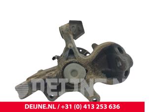 Mercedes Sprinter Achsschenkel links vorne O300466 foto 2