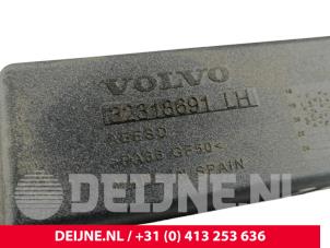 Volvo C40 Bildschirmträger vorne links O300515 foto 3