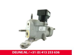 Volvo C40 AC expansion valve O300518 photo 3