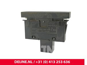 Volkswagen Crafter ESP switch O300577 photo 2