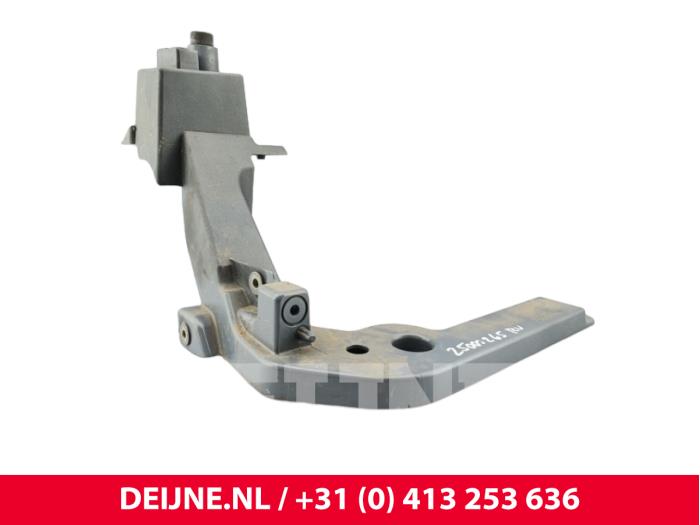 Volvo C40 Bildschirmträger vorne rechts O300585