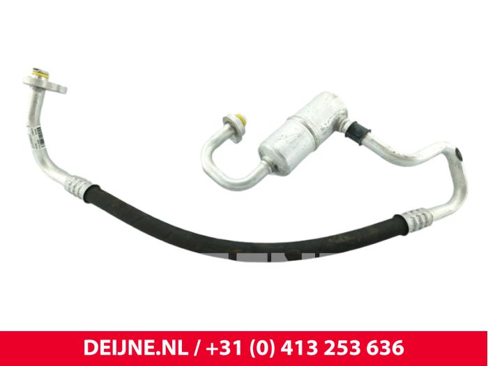 Volvo C40 Klima Leitung O300601