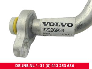Volvo C40 Air conditioning line O300607 photo 3