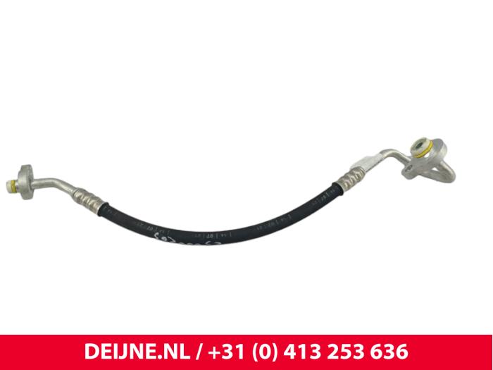 Volvo C40 Klima Leitung O300608
