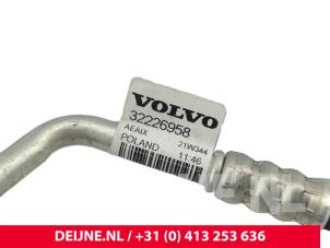 Volvo C40 Air conditioning line O300608 photo 2