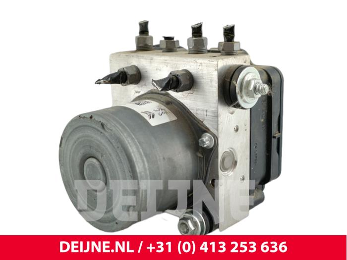 Gebruikte ABS Pomp Fiat Doblo Cargo 1.5 D Multijet 130 Prijs € 272,25 Inclusief btw aangeboden door van Deijne Onderdelen Uden B.V.