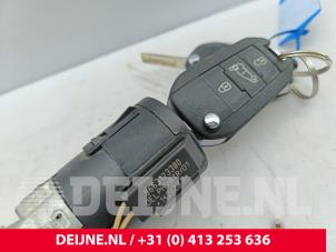 Fiat Doblo Kontaktslot+Sleutel O300714 foto 3