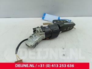Fiat Doblo Kontaktslot+Sleutel O300714 foto 2