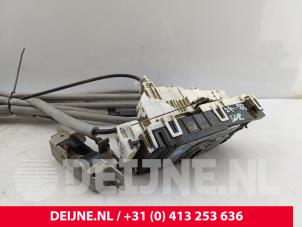 MAN TGE Schiebetür Schließmechanik rechts O300762 foto 2