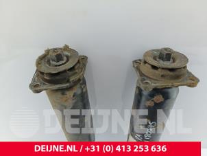 Volvo V70 Stoßdämpferset O300767 foto 3