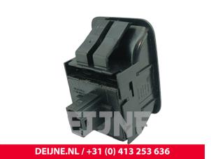 Volkswagen Caddy Electric window switch O300813 photo 2